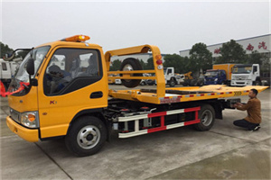 芷江西路哪里有拖车服务