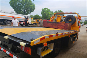 芷江西路附近拖车电话号码服务