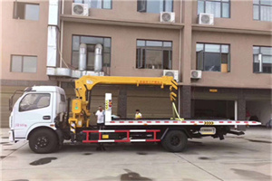 芷江西路附近汽车轮胎更换